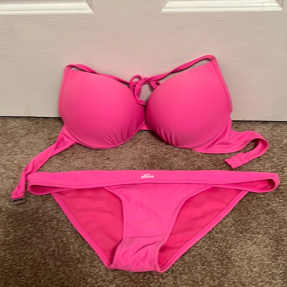 Pink bikini!